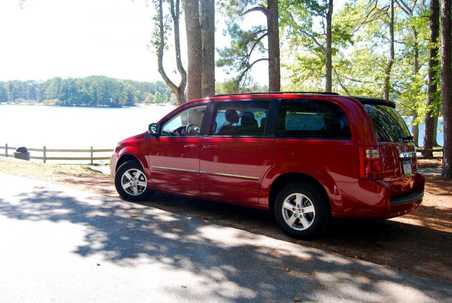  Dodge Grand Caravan SXT 2008 года  (фото 38 из 67)